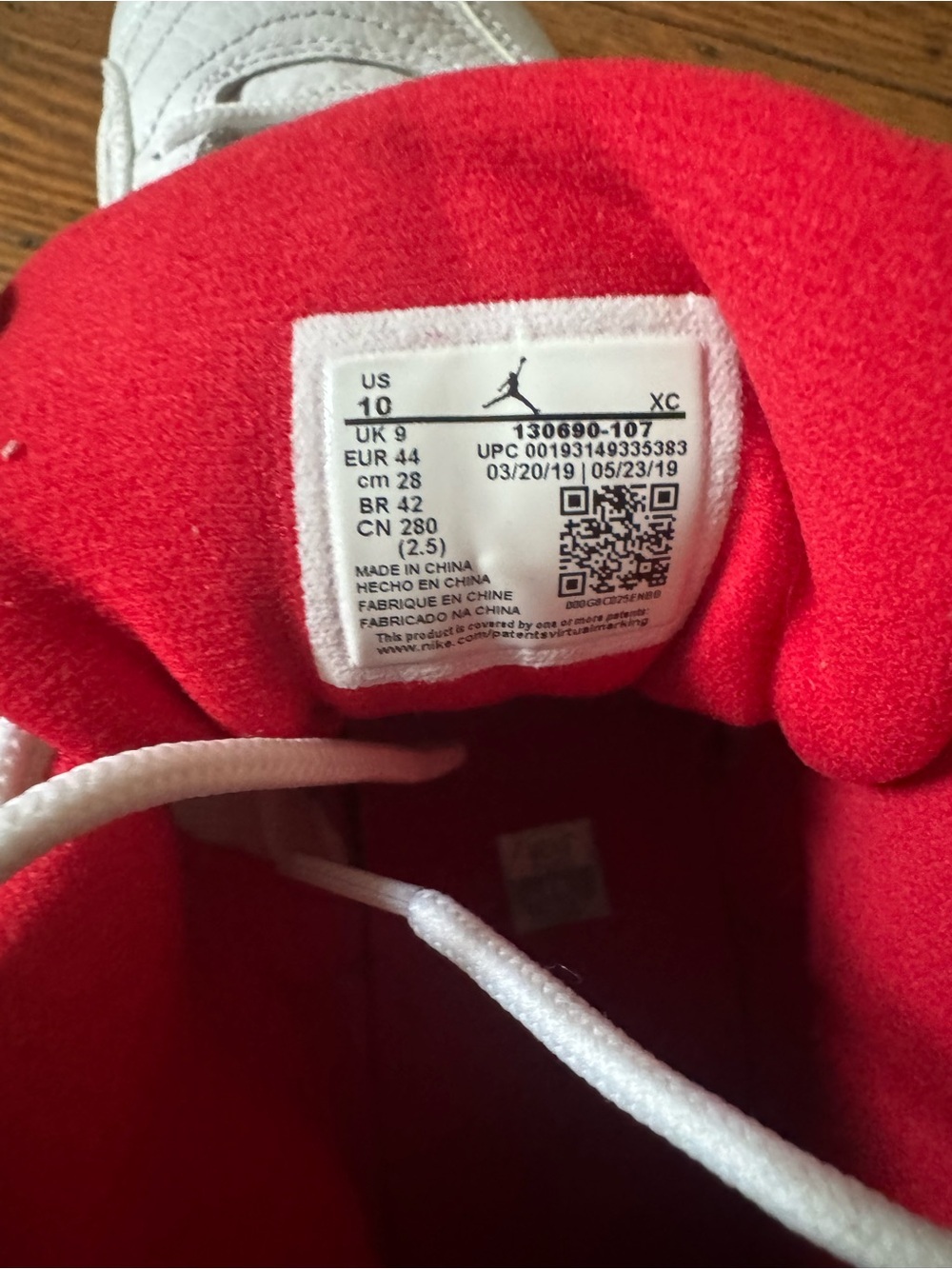 Air Jordan 12 Retro FIBA White Red Gold Sneakers 130690-107 Size 10 - Picture 2 of 12